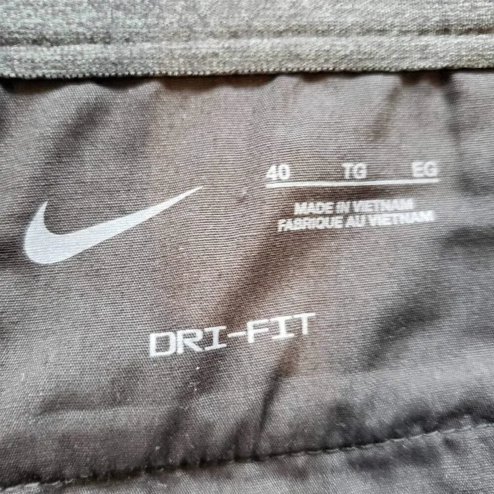 Nike Shorts Golf Tech UV Men’s 40 Plaid Gray Flat Front Chino Modern